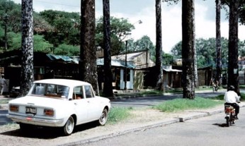 Xe Toyota tren duongMinh Mang